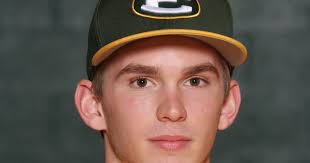 Coming back after being down 5-0, varsity baseball Eagles take the lead but  fall short against Iggy