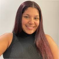 Kim Mounce's Instagram, Twitter & Facebook