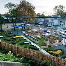 Bette Midler S Green Thumb Revitalizes Community Gardens Urban Landscape Design Community Gardening Modern Landscaping