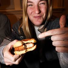 Repost from @chefchadrosenthal • @motelfriedchicken @tindlefoods @goldbelly  parties are now a thing and I'm here for it! Ridiculously good chicken made  from plants, then fried to perfection and shipped straight to your