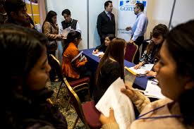Busca y aplica el empleo de tus sueños hoy. Sandra Busca Empleo El Reto De Vivir En Zona Roja Y Querer Trabajar Plaza Publica
