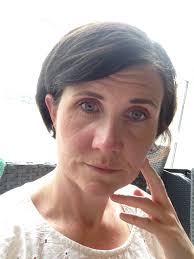 Märta stenevi var favorittippad, men hon utmanades av riksdagsledamöterna annika hirvonen och rebecka le moine och lokalpolitikern elin söderberg. Marta Stenevi On Twitter Otvattat Har Blaa Pasar Och Osminkad Rosacea Nos Men Med Mascara Godkant Kerstinweigl Drarmitthartillstacken