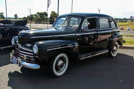 Pin By Leonardo A On Autos Bicicletas Motocicletas Family Car Classic Cars Old Fords
