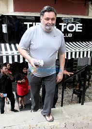Rishi Kapoor Snapped At Tip And Toe Salon In Bandra Rishi Kapoor Images Bollywood Hungama Please download one of our supported browsers. rishi kapoor snapped at tip and toe