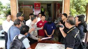 Sedangkan untuk gaji lemburnya sendiri di korea tki bisa mendapatkan upah lembur sampai dengan 12.885 won dan jika dirupiahkan sebesar rp154.620 per jam. Gaji Baru Dibayar 50 Persen Satpam Pt Ign Kendal Ini Pun Curi Besi Di Pabrik Tribun Jateng