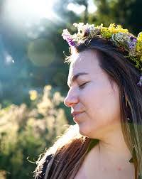 Laura Sparrow's Instagram, Twitter & Facebook