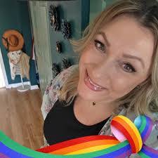 Eileen Schreiber's Instagram, Twitter & Facebook