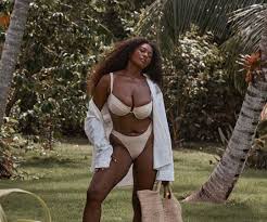 The Absolute Best Bathing Suits for Big Boobs | The Everygirl