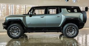 The loaded edition 1 will cost $112,595 and be the only model available for the 2022 model year. 2024 Gmc Hummer Suv Is Mega Powerful Insanely Capable