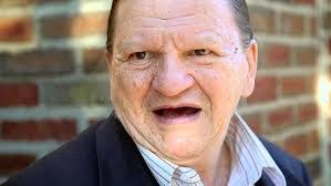 Abraham Kahn's Instagram, Twitter & Facebook