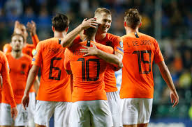 De overige tegenstanders zijn in theorie minder goed, maar ook tegen zwakkere landen is het nederlands elftal. Memphis Onmisbaar Voor Oranje Grootste Zege Buiten Nederland Foto Ad Nl