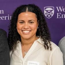 katrina macias ✌️ (@katrinacmacias)