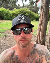 Travis (@travislyfe) • Instagram photos and videos