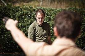 Padroni di casa è un film di genere commedia del 2012, diretto da edoardo gabbriellini, con valerio mastandrea e elio germano. Padroni Di Casa 2012 Di Edoardo Gabriellini Recensione Quinlan It