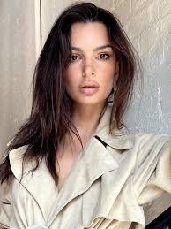Emily ratajkowski really held that baby like a dish towel — jay pride month (@jayjurden) june 8, 2021. Emily Ratajkowski Parents Deserve Some Sort Of Medal Or Trophy At This Time British Gq