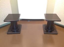 8 Great Diy Speaker Stand Ideas That Easy To Make Enthusiasthome Diy Speakers Speaker Stands Diy Vanity Mirror