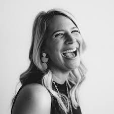 Lindsay Cox's Instagram, Twitter & Facebook