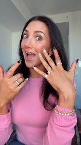 #JamesAllenPartner Pertinent information for those special someone(s) that  may be watching ;) @jamesallenrings