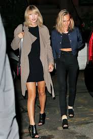 She signed with sony/atv tree publishing house, and big machine records in 2005, to work on her debut. Taylor Swift Starportrat News Bilder Gala De