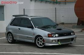 Biaya modifikasi starlet, starlet kotak modif elegan, starlet modif rally, kelebihan toyota starlet, starlet modifikasi body kit, harga toyota starlet modif mobil toyota starlet kotak ottomania86. Starlet Ini Aslinya Empat Pintu Dikonversi Jadi Dua Pintu Sekalian Ganti Mesin Gridoto Com