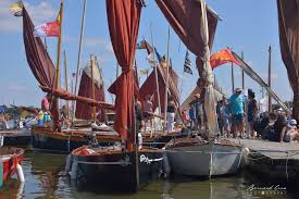 Le port aux cerises est le nom d'un quartier résidentiel boisé de la ville de la chapelle sur erdre située près de nantes, en loir. Voiles Au Tiers Club De L Ancre La Chapelle Sur Erdre C Bernard Grua Sailing Ships Sailing Boat