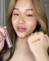 Kissable confidence, effortlessly achieved. 💋 Our Daily Lip Tint is a  game-changer! 🌈 , Get ready to flaunt your lips with a natural,  long-lasting color that’s as comfortable as it is stunning. 💄✨ ...