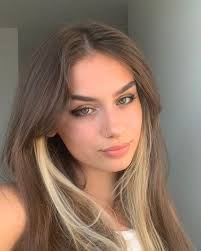 How to dye hair blonde & black underneath. Coeurslove In 2021 Hair Color Streaks Hair Color Underneath Hair Streaks