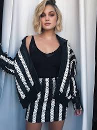 Wondercon Look Olivia Holt Chic Short Hair Hair Styles