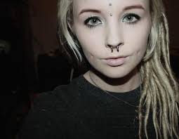 A variation on this piercing, the vertical bridge piercing is a surface piercing, with all of the risks or potential complications related to surface piercings. 90 Funky Bridge Piercing Ideas For Your Alternative Looks