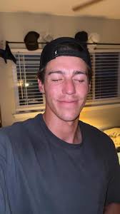 Orange is the new black. Second layer of the painting about three to four  more to go. Lit swag #oilpainting #painting #sexwax #surfing #surf #waves