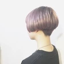 アゴラインからバッサリ お洒落さん ハイトーンに薄いピンクパープルで艶感up ベリーショート グラボブ 前下がりボブ マッシュ 刈り上げ女子 刈り上げ ハ hair transformation short wedge hairstyles short hair styles