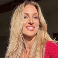 Shelby Haas's Instagram, Twitter & Facebook