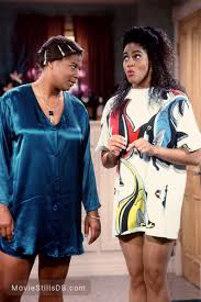 A group of young adults navigate love and relationships in new york city. Living Single Publicity Still Of Queen Latifah Kim Coles