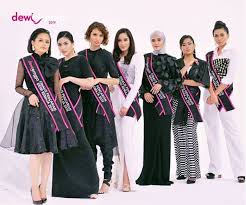 Seperti yang dijangka ramai, gadis berusia 18 tahun, haneesya hanee berjaya meraih gelaran juara dewi remaja 2018/2019 disiarkan secara eksklusif pada malam semalam di astro ria. Pemenang Juara Dewi Favourite Dewi Inspirasi Pencarian Dewi Remaja 2019 2020 Jatuh Kepada