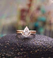 Pear Shaped Moissanite Engagement Ring Set Rose Gold Curved Etsy Wedding Ring Sets Unique Vintage Diamond Wedding Bands Unique Wedding Bands