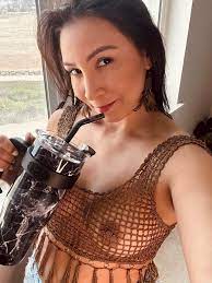 Luna Gonzales (u/Lunagonzales) 