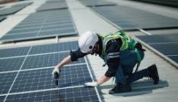 折板屋根に太陽光パネル設置する際の条件と設置可能な面積とは？