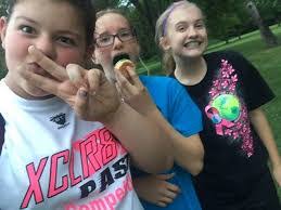 Kelly Forrest's Instagram, Twitter & Facebook