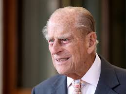 Prince Philip gives up driving licence three weeks after car crash