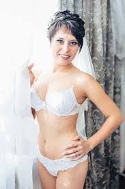 We did not find results for: Nackte Braut Striptease Schone Madchen In Weissen Dessous Spielen Mit Ihrem Brautkleid Junge Frohliche Braut Posiert In Weissen Dessous Lizenzfreie Fotos Bilder Und Stock Fotografie Image 39260307