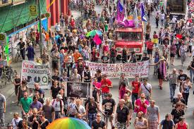 Mehrere tausend menschen haben zum christopher street day in berlin für gleichberechtigung von schwulen, lesben und anderen sexuellen minderheiten demonstriert. Csd Berlin Or Berlin Pride 2021 Dates