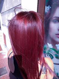 Se sei castana scura o nera prendi spunto dallo shatush rosso di vanessa hudgens o dal viola portato da katy perry. Facebook