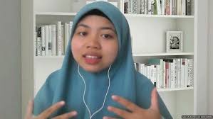 Kaitlin Decker from the United States and Dilafruz Vosieva from Uzbekistan 