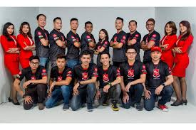 Tony fernandez, the air asia ceo tied the knot with his south korean girlfriend chloe in france on october 14. Now Qpr And Airasia Boss Tony Fernandes Is Getting Involved In Esports Esports News Uk