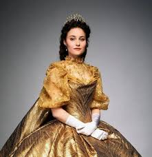 Ариэль домбаль, стефани одран, дидье безас, фредерик ван ден дрише. Princesse Sissi La Nouvelle Serie Televisee Netflix Sur L Imperatrice