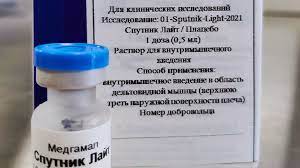 «доктор питер» выяснил, кто может привиться этой вакциной, и что надо о ней знать перед прививкой. V Rossii Zaregistrirovali Odnokomponentnuyu Vakcinu Sputnik Lajt Ria Novosti 06 05 2021