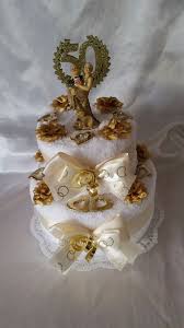 Die farbe gold symbolisiert den wert der langjährigen ehe und zieht sich vermutlich auch als motto durch die feier. Sehr Edles Hochzeits Geld Geschenk Zur Goldenen Hochzeit Eine Weisse 2 Stockige H Geschenke Zur Goldenen Hochzeit Goldene Hochzeit Geldgeschenk Goldene Hochzeit