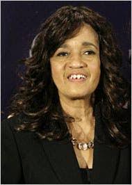 Estelle Bennett's Instagram, Twitter & Facebook