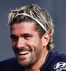 Rodrigo De Paul dejó atrás las trenzas, apareció con nuevo look y todos  apuntaron a Tini Stoessel