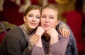 Будущая мама лиза арзамасова предстала в нежном образе. Kakaya Krasavica Mama Lizy Arzamasovoj V Molodosti New Magazine Internet Izdanie O Znamenitostyah I Stile Zhizni